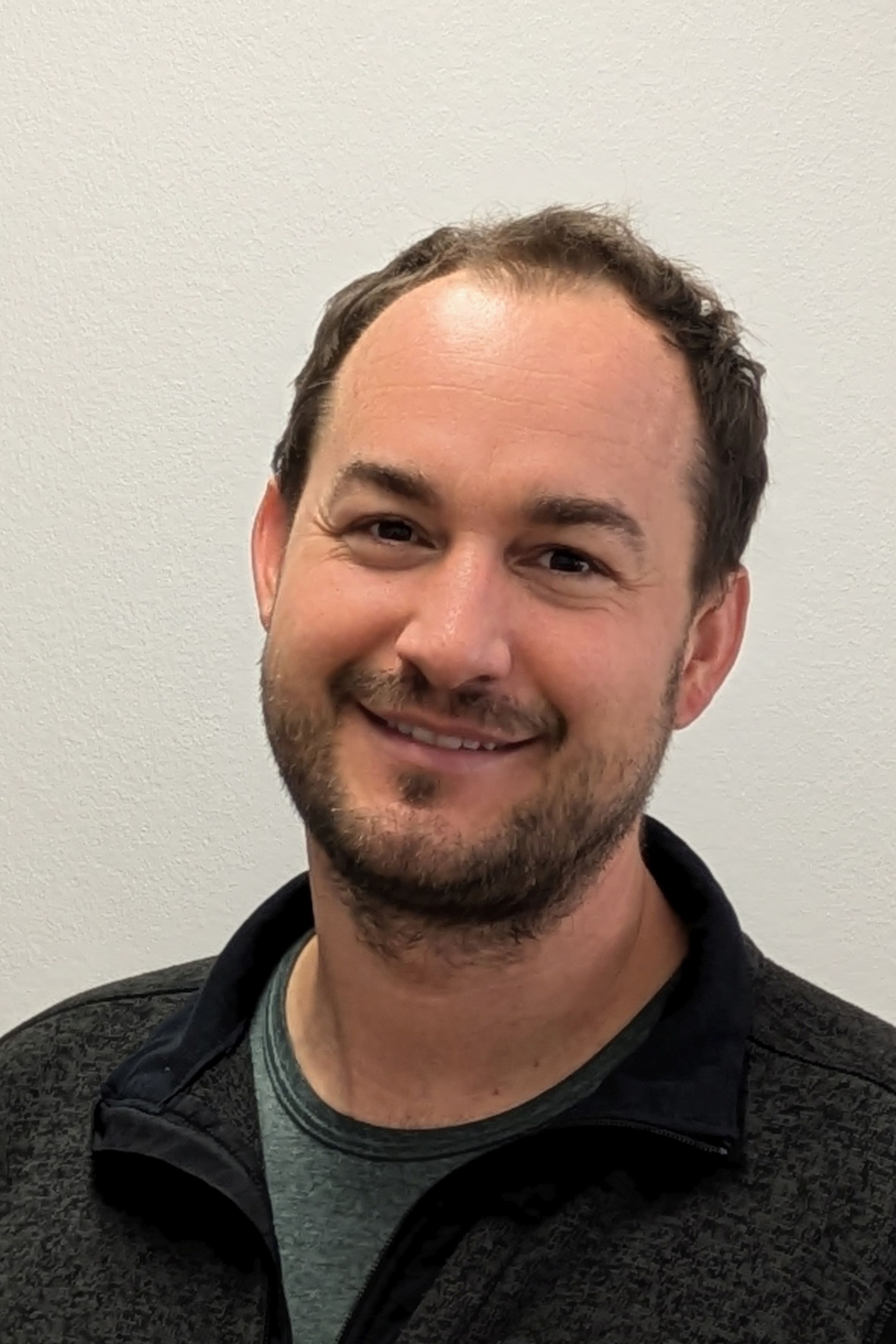 Dr. Marius Roesti